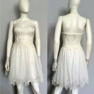 NEW STRAPLESS WHITE DRESS‎ SWEETHEART NECK SEQUINED TOP RUFFLE SKIRT LACE GOWN